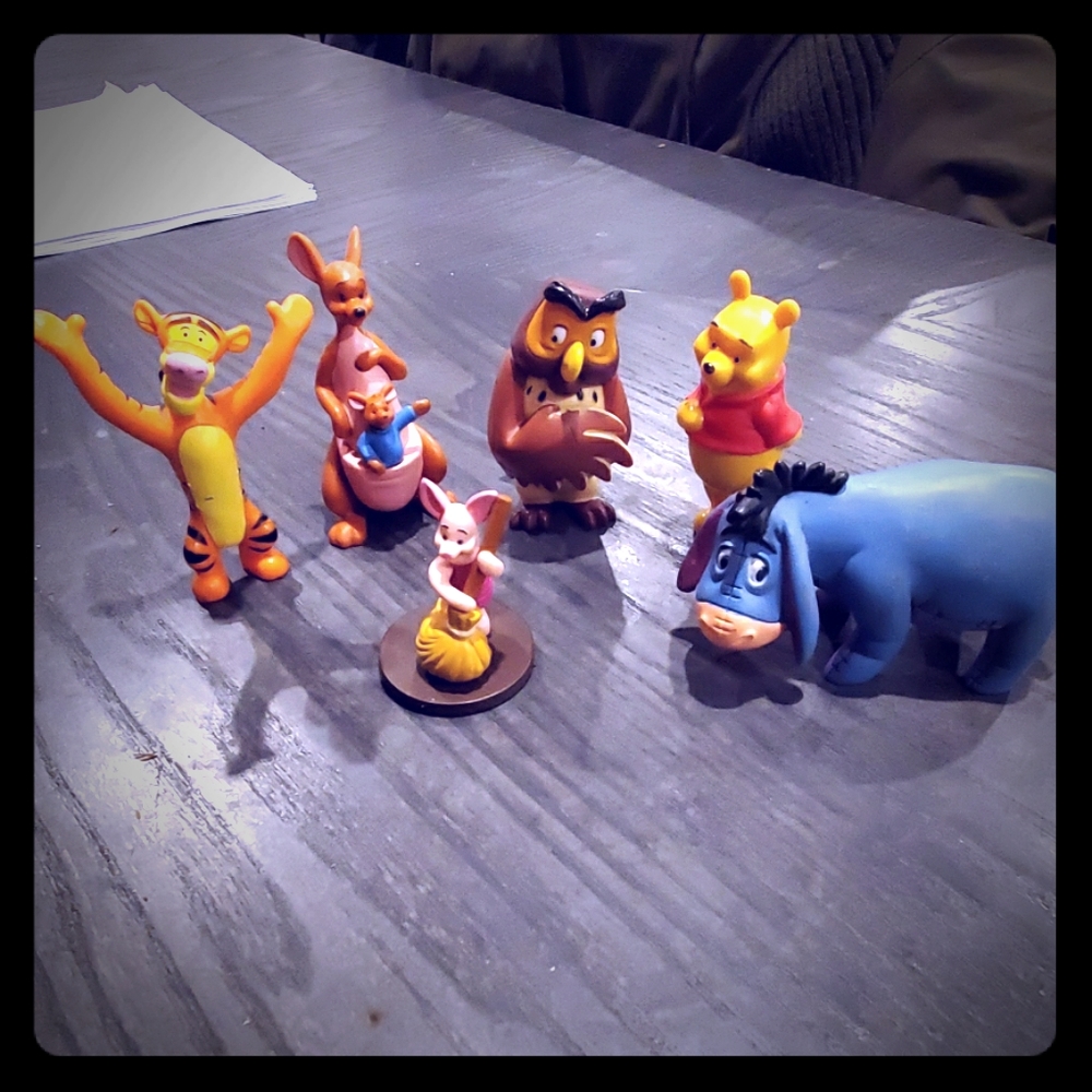 Action figures/cake toppers